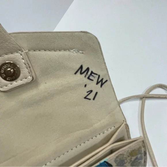 Handpainted Crossbody Bag with Artistic Design. Women Power. Signed. Rare - Picture 4 of 7